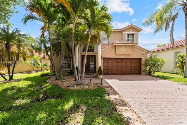 1021 NW 185th Ter, Pembroke Pines, FL 33029