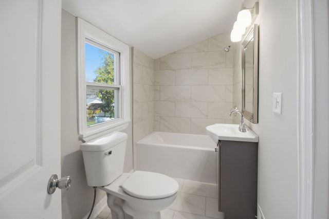 222 S Hudson Street, Westmont, IL 60559