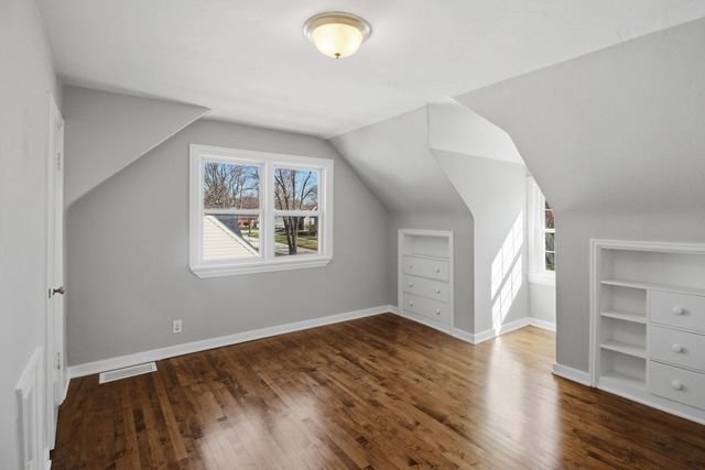 222 S Hudson Street, Westmont, IL 60559