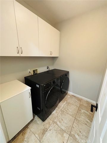 518 Goldenwest, Huntington Beach, CA 92648