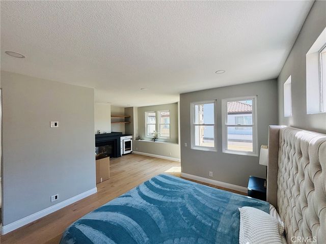 518 Goldenwest, Huntington Beach, CA 92648