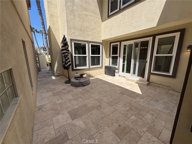518 Goldenwest, Huntington Beach, CA 92648