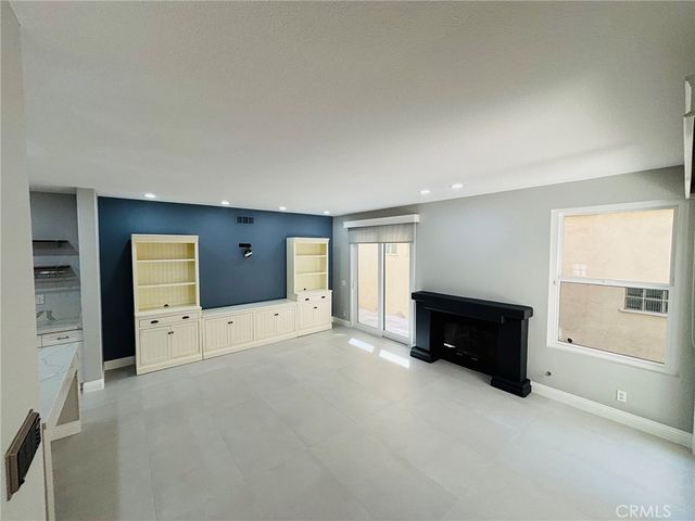 518 Goldenwest, Huntington Beach, CA 92648