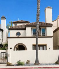 518 Goldenwest, Huntington Beach, CA 92648