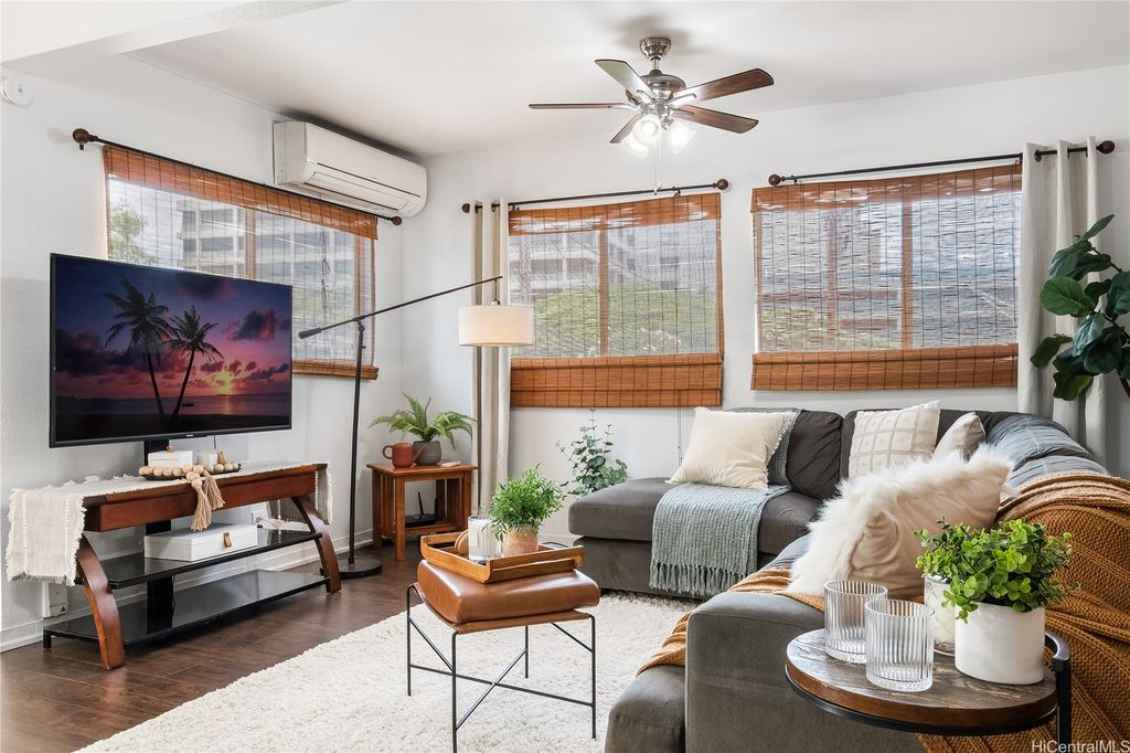 1506 Frear Street A, Honolulu, HI 96813