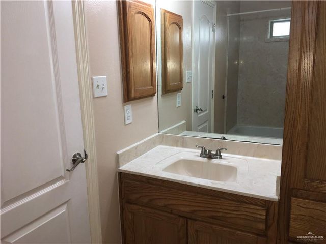 3110 E Diamondhead Avenue B, Alton, TX 78573