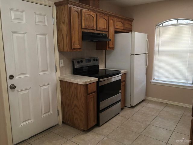 3110 E Diamondhead Avenue B, Alton, TX 78573