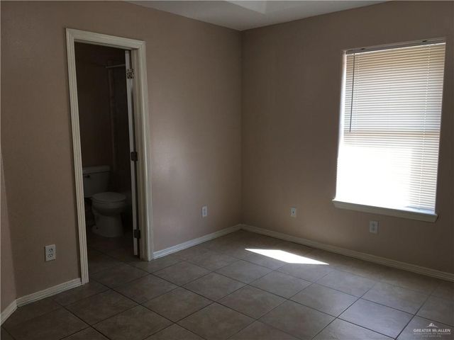 3110 E Diamondhead Avenue B, Alton, TX 78573