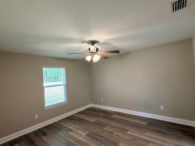 5302 Kervin Road, Crestview, FL 32539