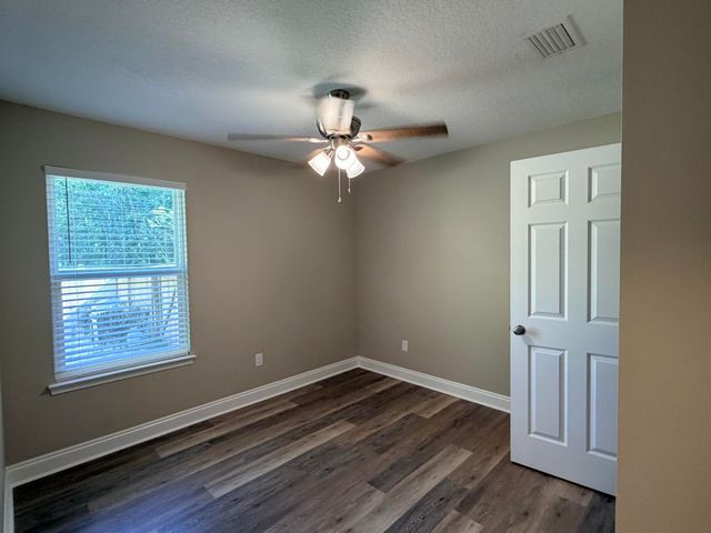 5302 Kervin Road, Crestview, FL 32539