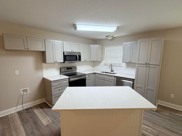 5302 Kervin Road, Crestview, FL 32539