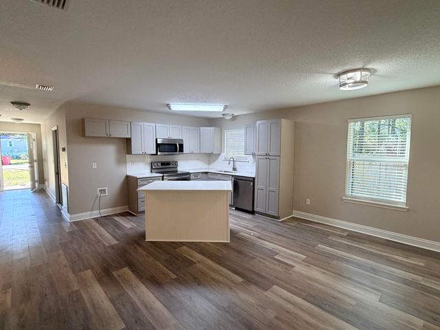 5302 Kervin Road, Crestview, FL 32539