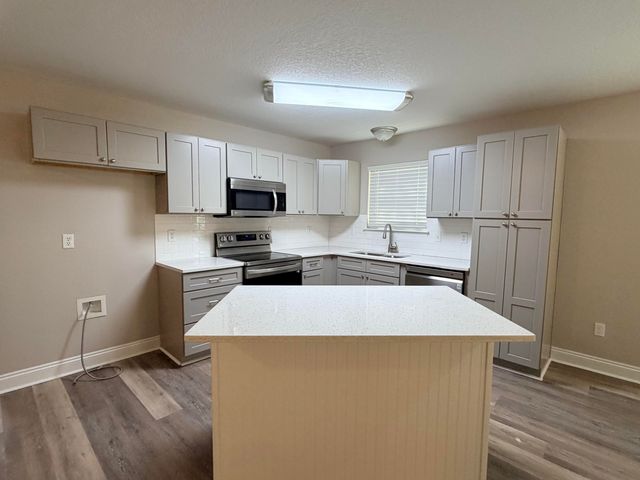 5302 Kervin Road, Crestview, FL 32539