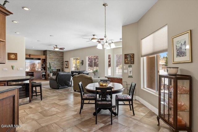 23840 Martingale Way, Tehachapi, CA 93561