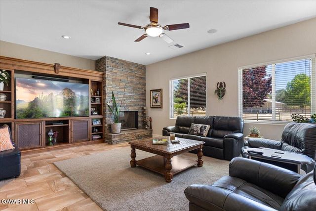 23840 Martingale Way, Tehachapi, CA 93561