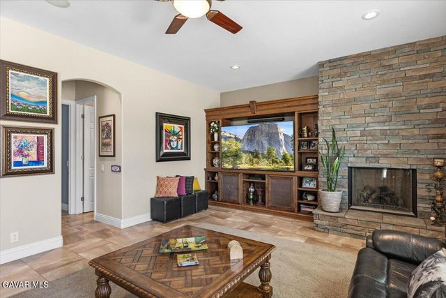 23840 Martingale Way, Tehachapi, CA 93561