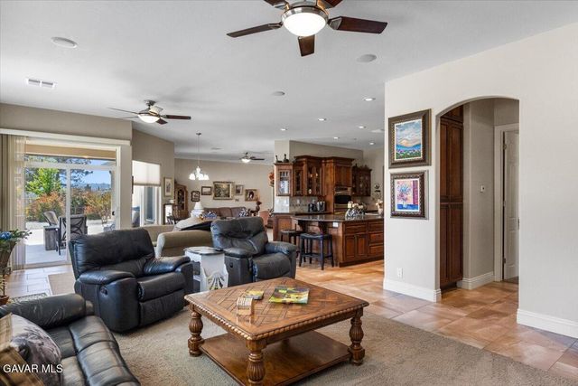 23840 Martingale Way, Tehachapi, CA 93561