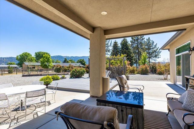 23840 Martingale Way, Tehachapi, CA 93561