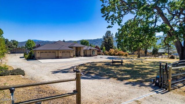 23840 Martingale Way, Tehachapi, CA 93561