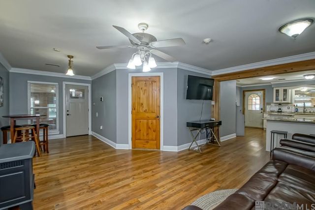 751 Lakeview Dr, Denham Springs, LA 70726