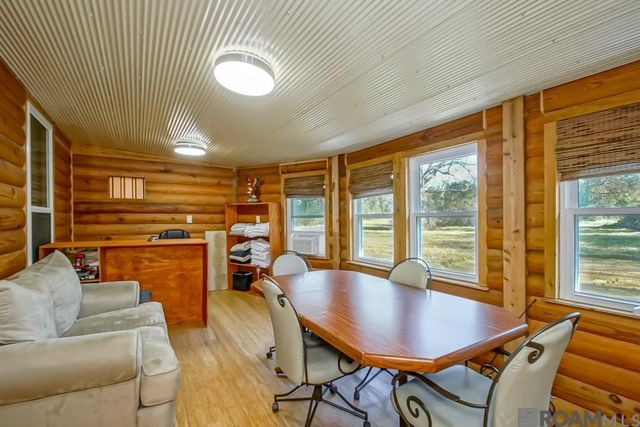 751 Lakeview Dr, Denham Springs, LA 70726