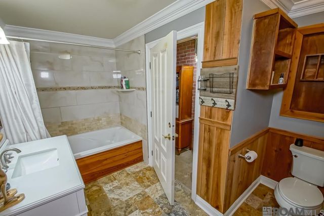 751 Lakeview Dr, Denham Springs, LA 70726