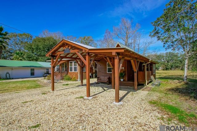 751 Lakeview Dr, Denham Springs, LA 70726