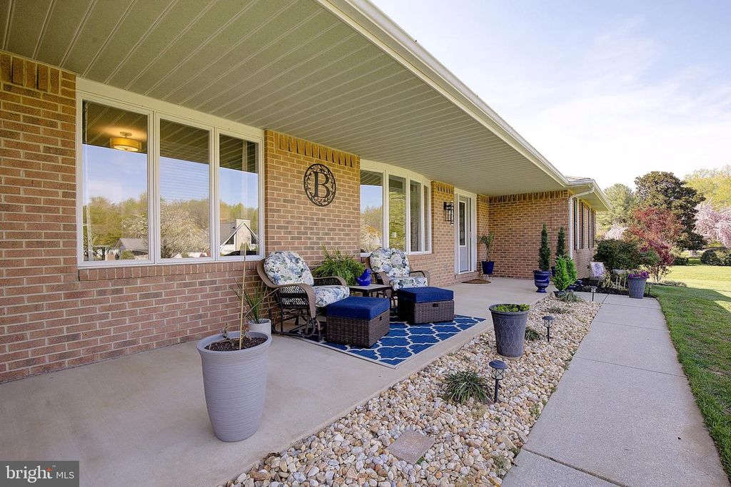 Image 4 of property listing at 3050 HICKORY RIDGE RD, Dunkirk, MD 20754