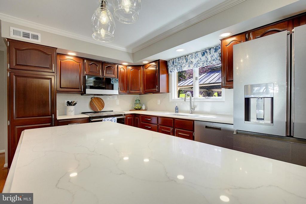 Image 42 of property listing at 3050 HICKORY RIDGE RD, Dunkirk, MD 20754