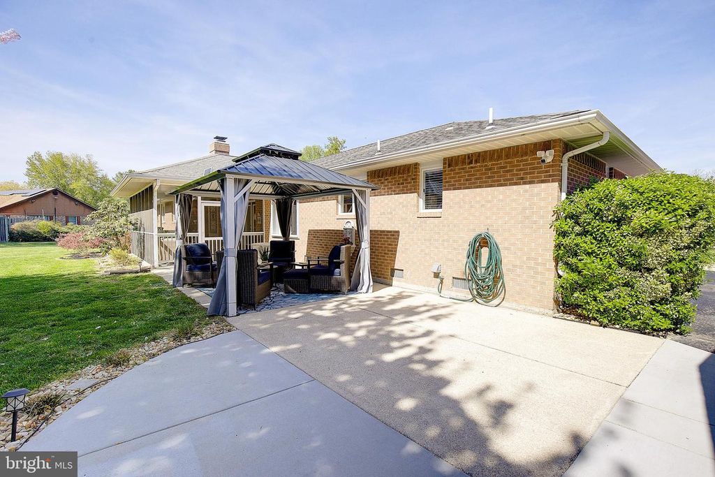 Image 50 of property listing at 3050 HICKORY RIDGE RD, Dunkirk, MD 20754