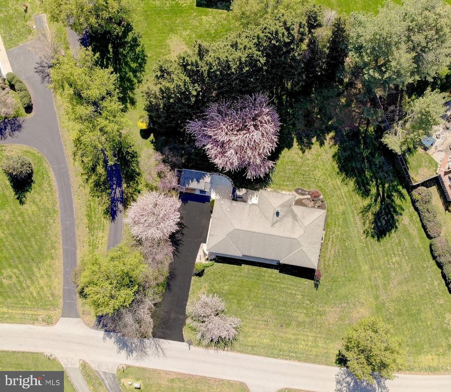 Image 6 of property listing at 3050 HICKORY RIDGE RD, Dunkirk, MD 20754