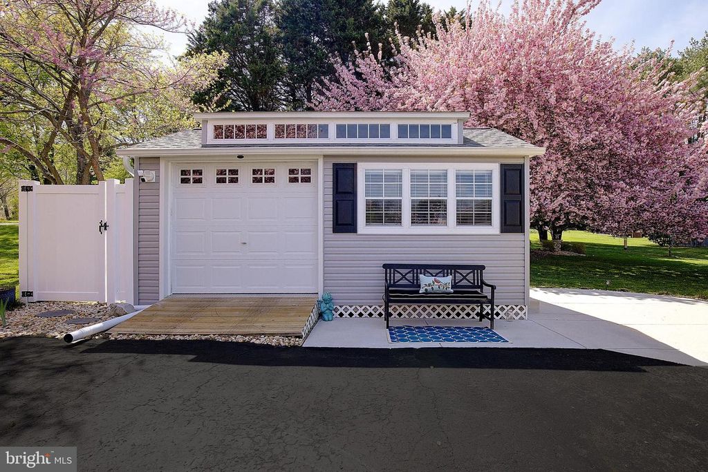 Image 69 of property listing at 3050 HICKORY RIDGE RD, Dunkirk, MD 20754