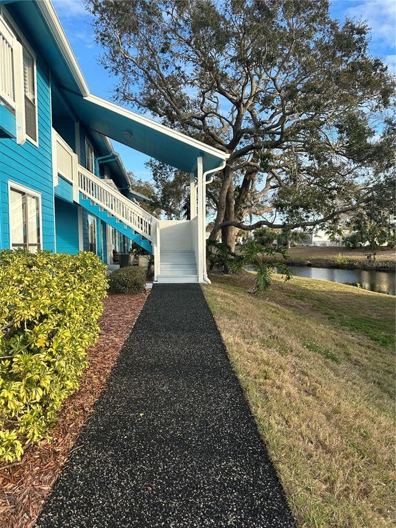 455 ALT 19 S 228, Palm Harbor, FL 34683