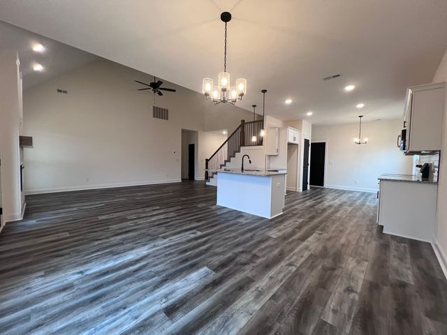848 Burley Barn Rd, Clarksville, TN 37042