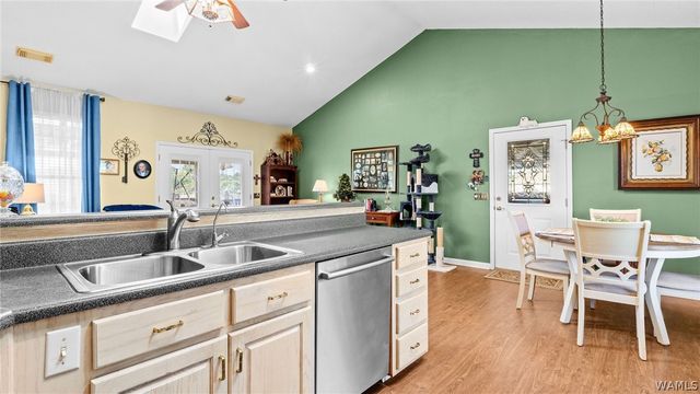 6527 Hibiscus, Northport, AL 35473