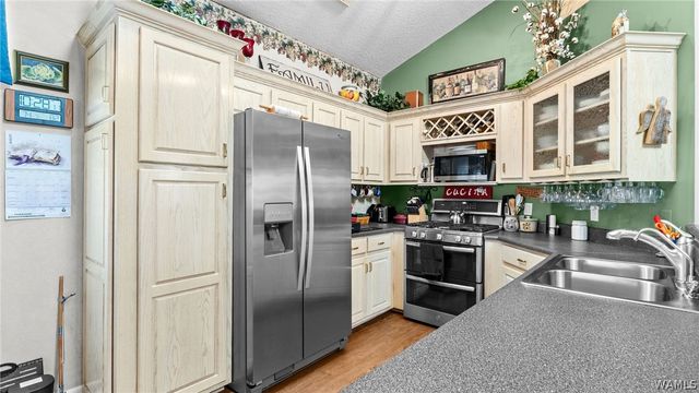 6527 Hibiscus, Northport, AL 35473