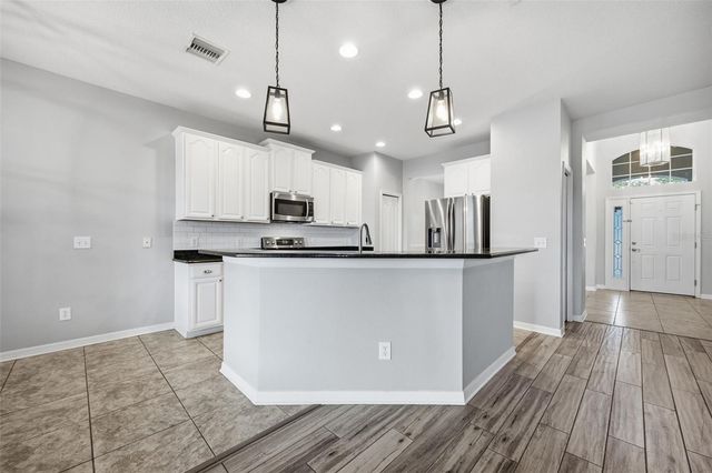7207 FOREST MERE DRIVE, Riverview, FL 33578
