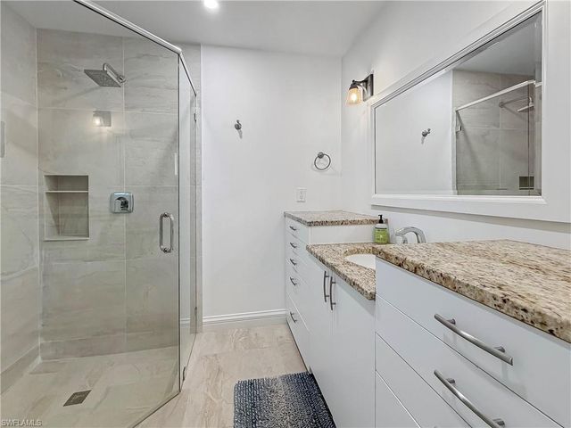 1265 Pompei LN, Naples, FL 34103