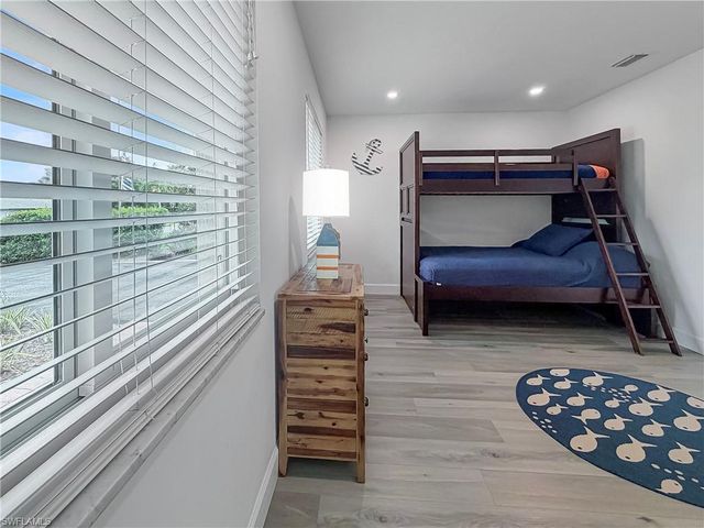 1265 Pompei LN, Naples, FL 34103
