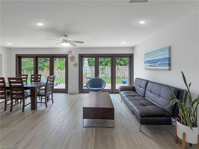 1265 Pompei LN, Naples, FL 34103