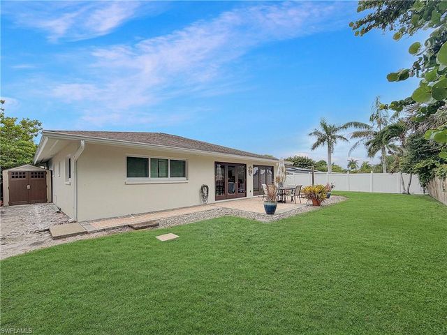 1265 Pompei LN, Naples, FL 34103