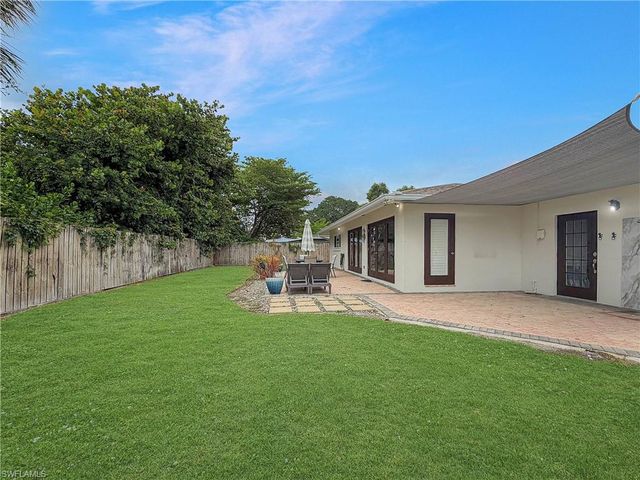 1265 Pompei LN, Naples, FL 34103