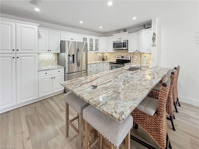 1265 Pompei LN, Naples, FL 34103