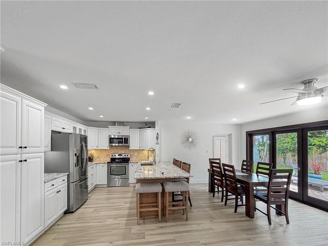 1265 Pompei LN, Naples, FL 34103