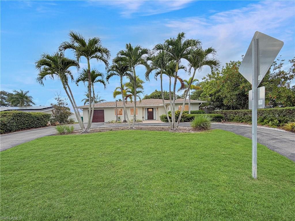 1265 Pompei LN, Naples, FL 34103