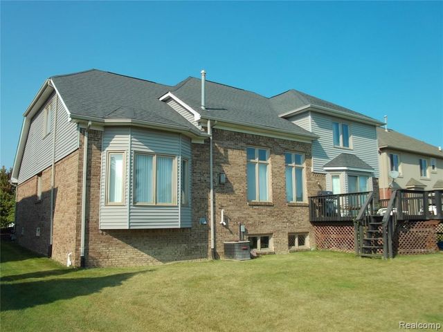 16938 Country Club Drive, Macomb, MI 48042