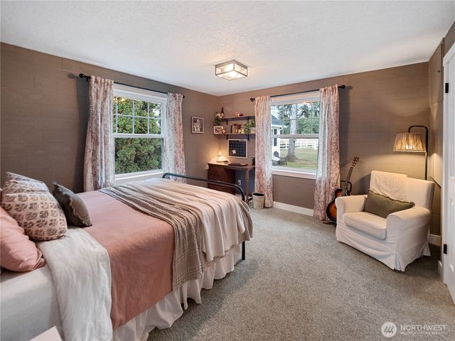 27721 SE 468th Street, Enumclaw, WA 98022