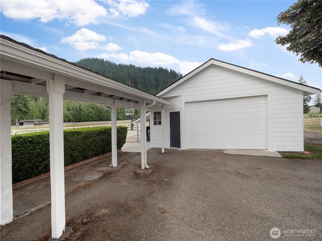 27721 SE 468th Street, Enumclaw, WA 98022