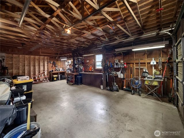 27721 SE 468th Street, Enumclaw, WA 98022
