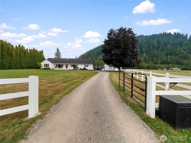 27721 SE 468th Street, Enumclaw, WA 98022